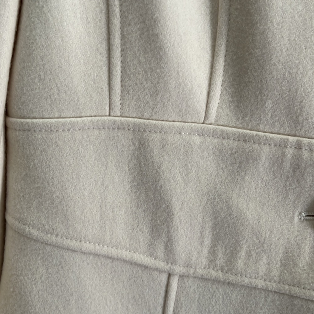 NWOT Women’s Ivory Peacoat (US M) - Picture 6 of 10